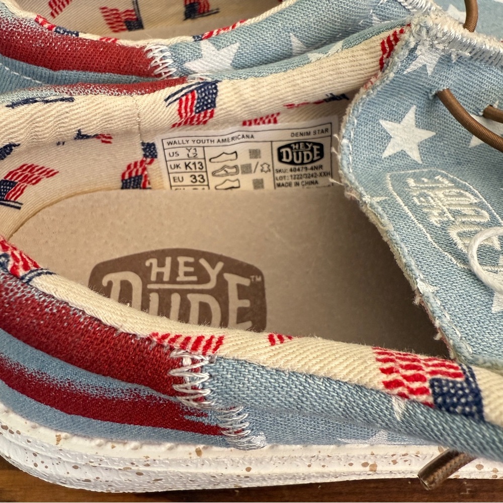 Hey Dude Boys' Wally Youth Americana Casual Shoes in Denim Star Size 1 - Picture 6 of 8
